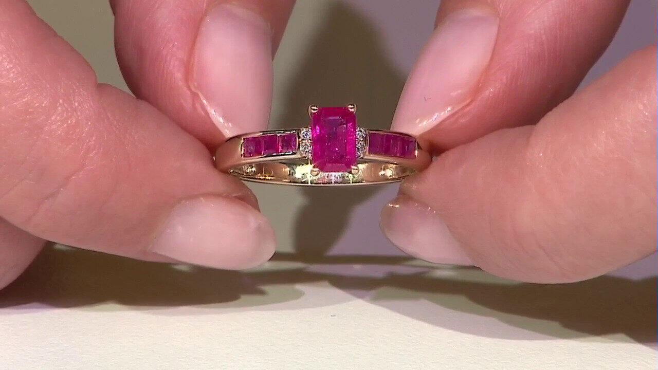 Video Bague en or et Rubis AAA du Mozambique