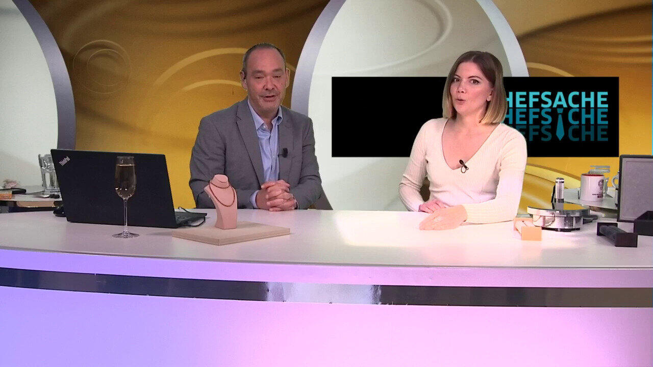 Video Purpurfarbener Ceylon-Saphir-Goldring