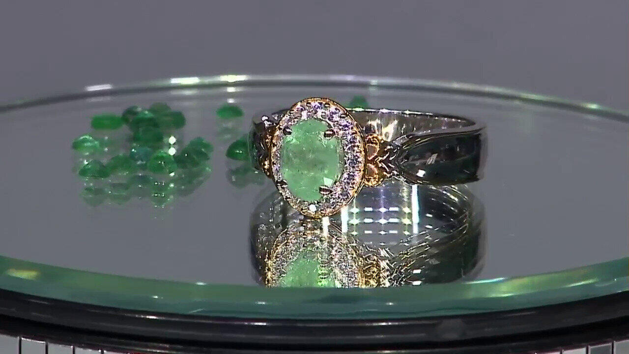 Video Zilveren ring met een Zambia-smaragd (Gems en Vogue)