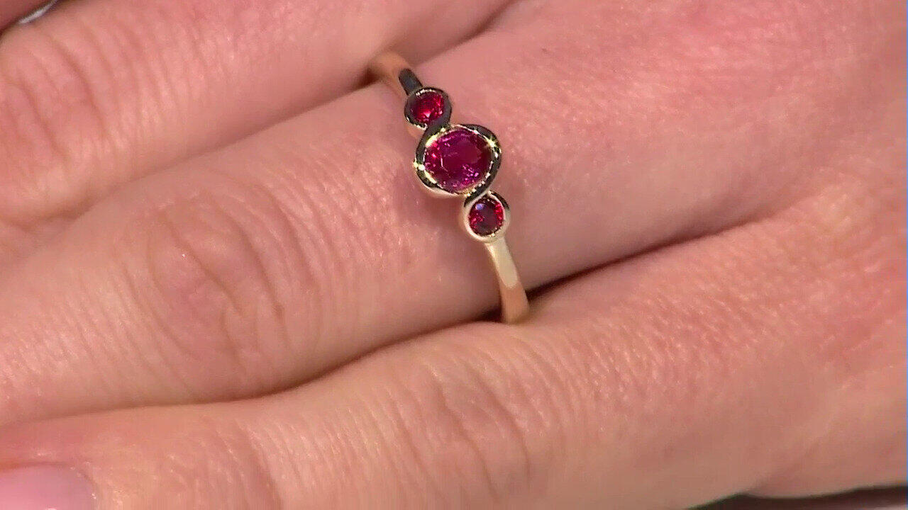 Video Pinkfarbener Spinell-Goldring