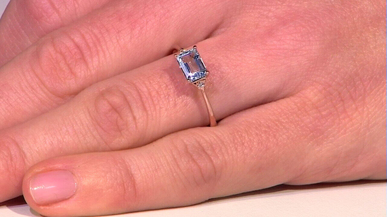 Video Anello in oro con Acquamarina Brasiliana AAA