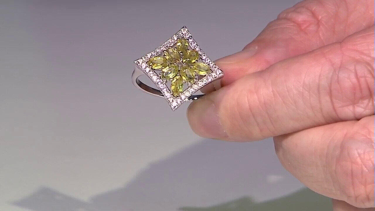Video Sphene Silver Ring