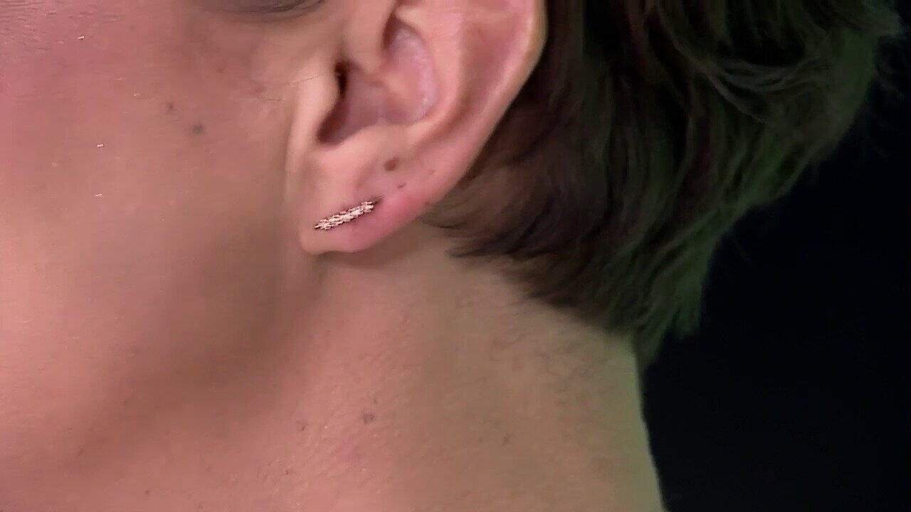 Video 9K SI1 (G) Diamond Gold Earrings (Annette)