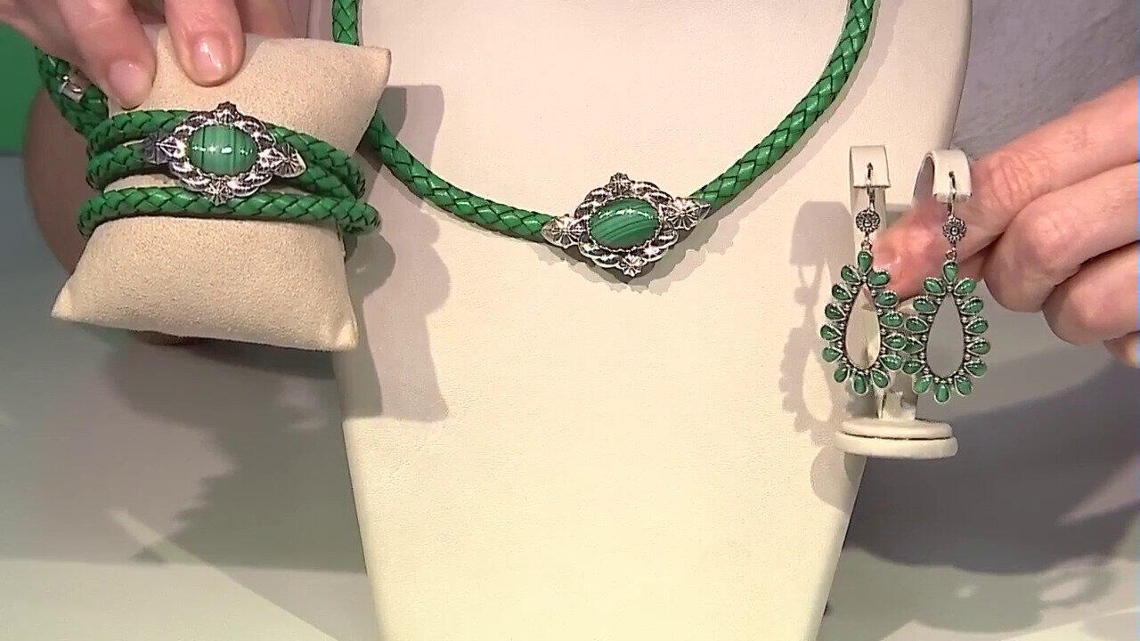 Video Zilveren hanger met een howliet (Desert Chic)