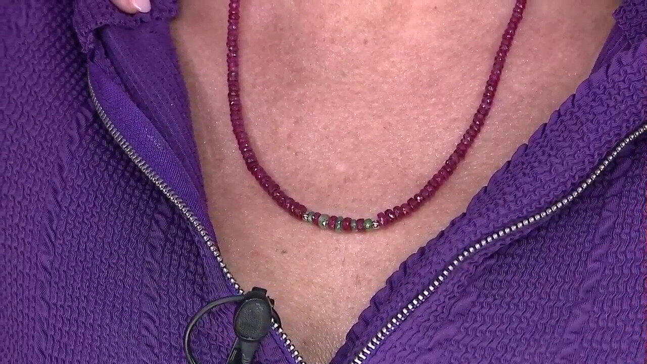 Video Collier en argent et Rubis de Madagascar