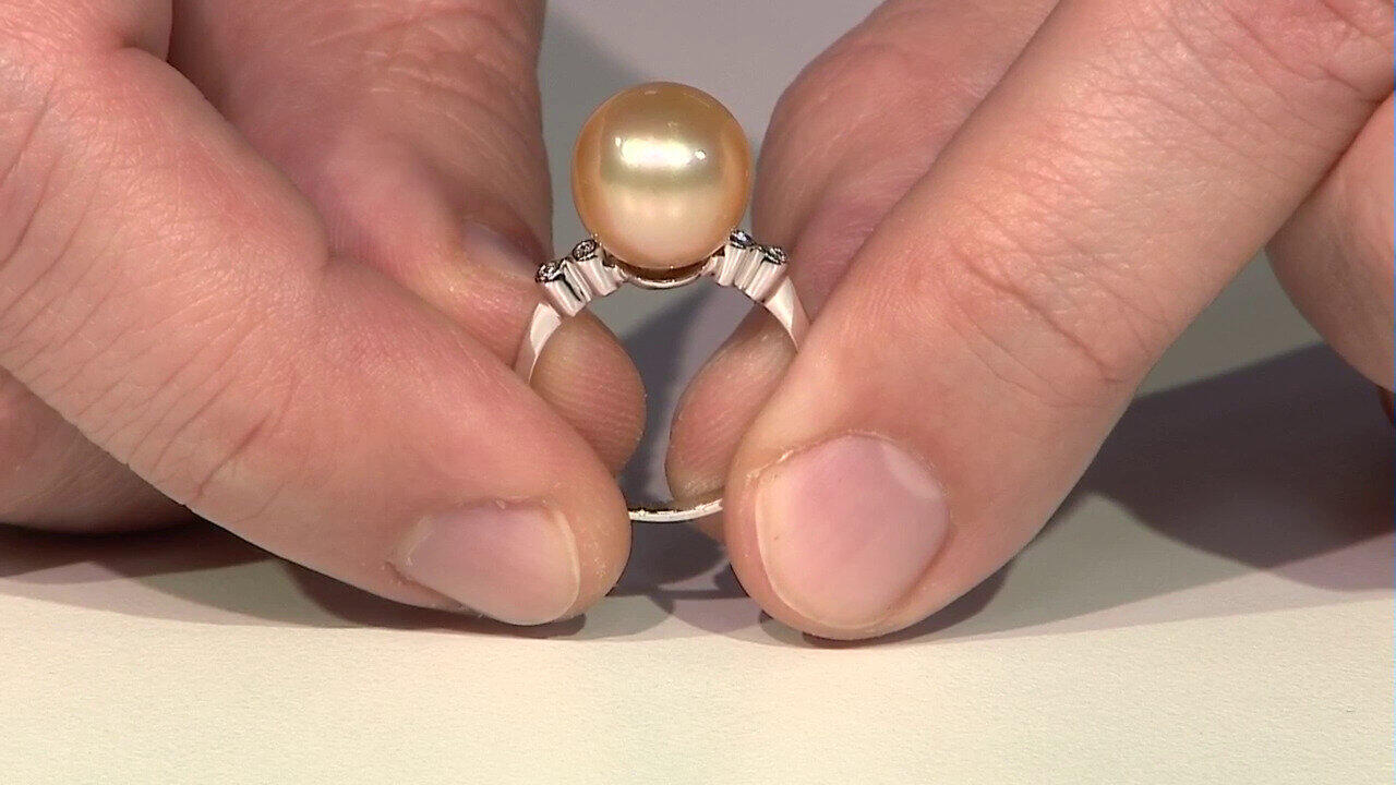 Video Gouden ring met een Gouden Kabira Zuidzee Parel (TPC)