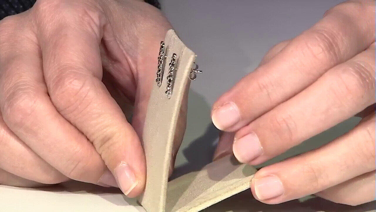 Video Orecchini in argento con Zaffiro Blu (SAELOCANA)