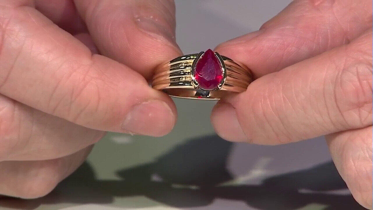 Video Anillo en oro con Rubí de Mozambique (de Melo)