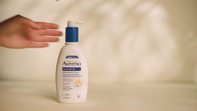Aveeno® Skin Relief Körperlotion, Pflegedusche & Handcreme mit 3-fachem Haferkomplex