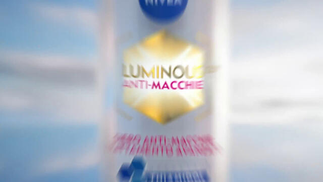 Nivea Luminous630 Anti-Macchie Fluido UV Quotidiano SPF50+ 40ml, Crema viso antimacchia idratante - risparmia il 10% con il codice: nivea10