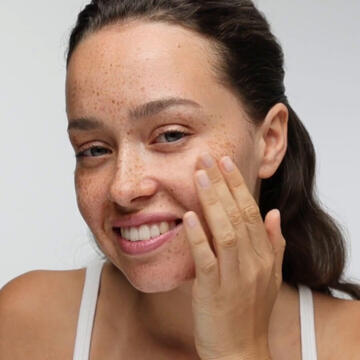 Gallinée Universal Face Cream - Zur Wiederherstellung der Hautbarriere - beruhigende feuchtigkeitsspendende Tagescreme für ein weiches und strahlendes Hautbild