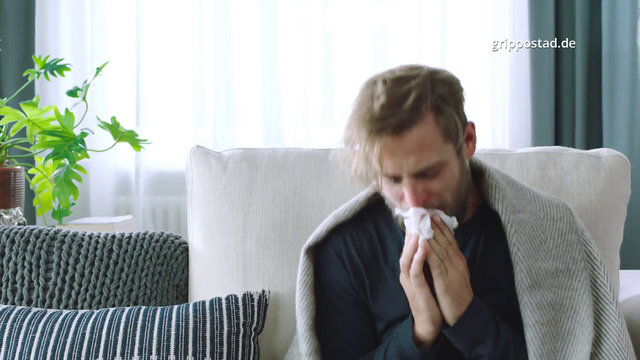 Grippostad® Complex Trinkgranulat zur schnellen Symptomlinderung bei Schnupfen, erkältungsbedingten Schmerzen und Fieber
